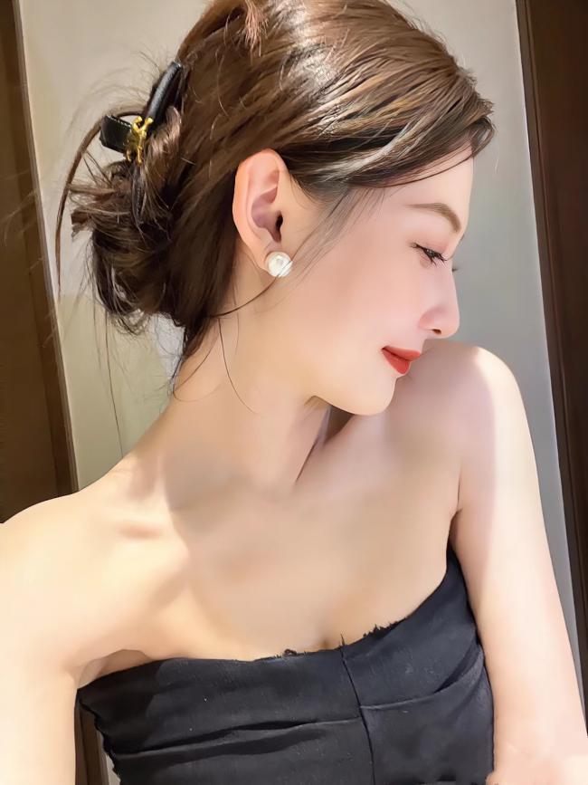 ​ 广告招租QQ  3986224369