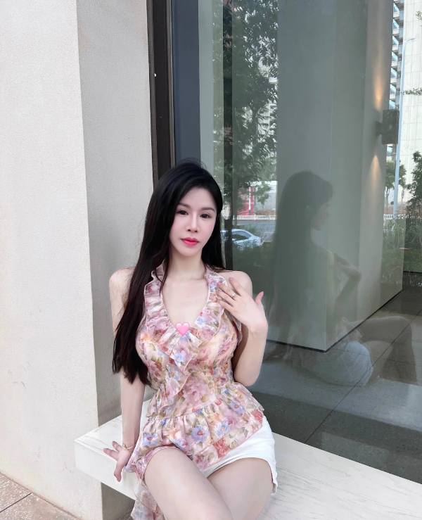 利兹楼凤，利兹成人约小姐