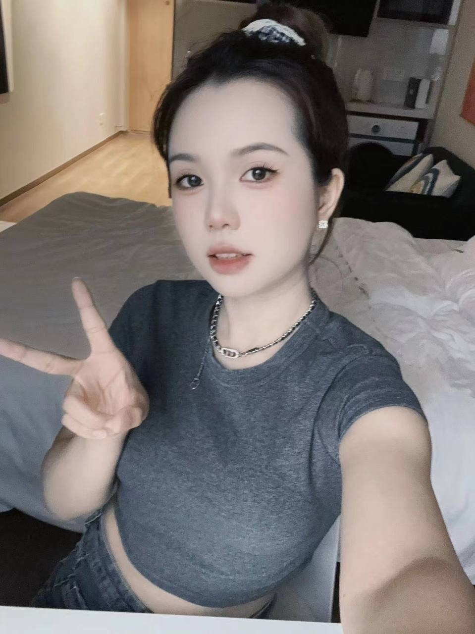 爱丁堡楼凤，爱丁堡找小姐妓院